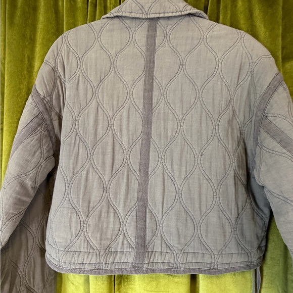 Blank NYC Slate Grey Quilted Collared Cropped Oversized Jacket Small Retail $158 - Picture 6 of 6